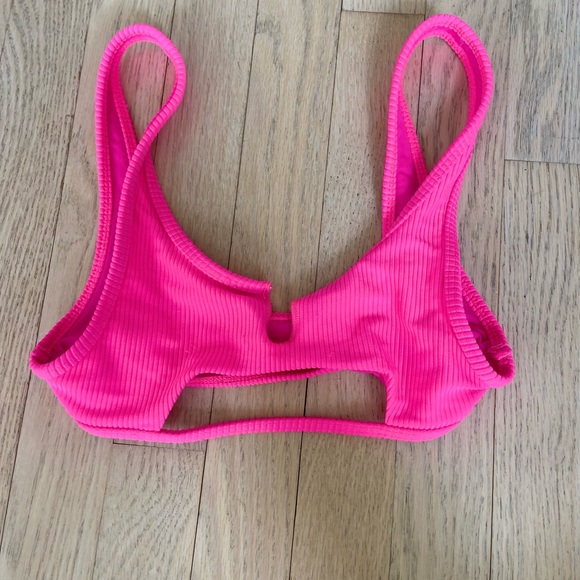 Frankie’s bright pink bikini top - Picture 1 of 2